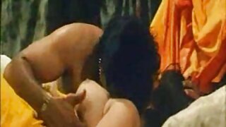 அழகான குழந்தை ஆட்ரி Bitoni பெறுகிறார் அவரது அவளது fucked கடினமாக. பின்னர் அவள் அவனது சேவலை சவாரி செய்கிறாள், அவளுடைய அதிர்ச்சியூட்டும் டிடீஸ் தந்திரமாக அசைக்கிறாள்.
